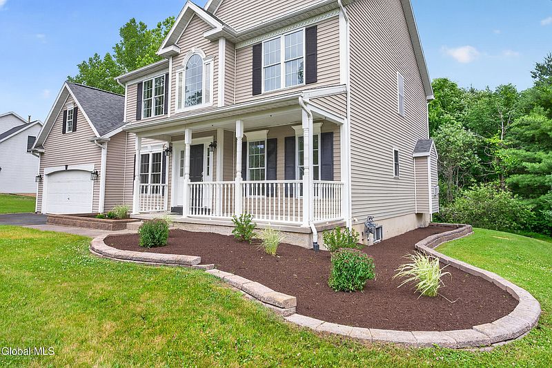 3rd image of 10 Reynolds Court