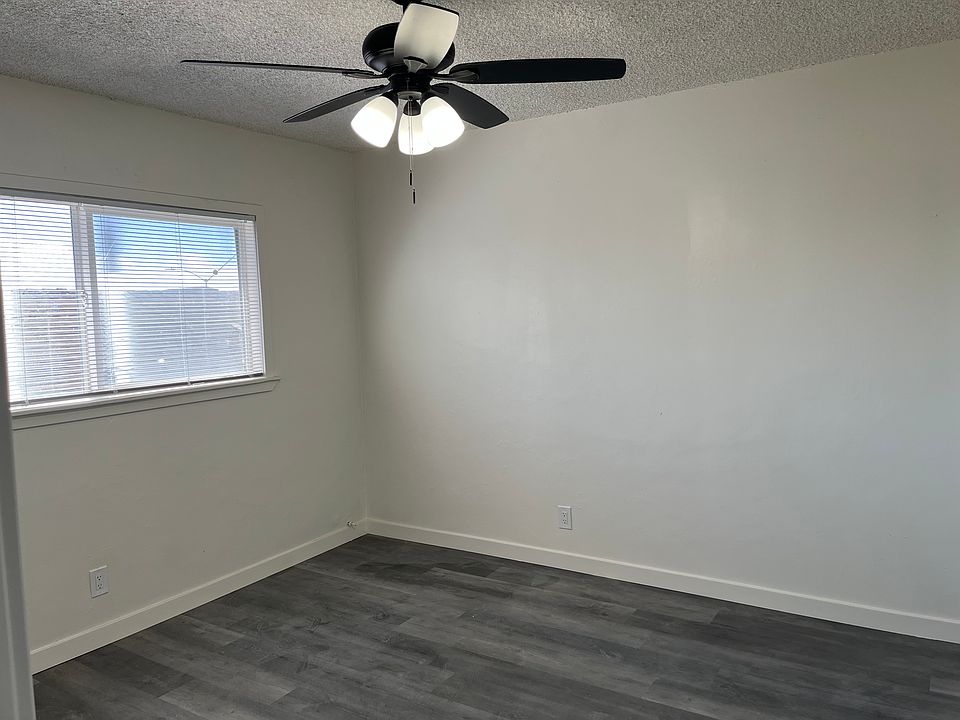 2nd image of 10718 Crenshaw Blvd APT D