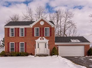 68 Creek House Dr, Rochester, NY 14626