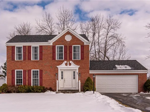 68 Creek House Dr, Rochester, NY 14626