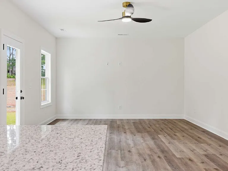 257 Spring St — Photo 10