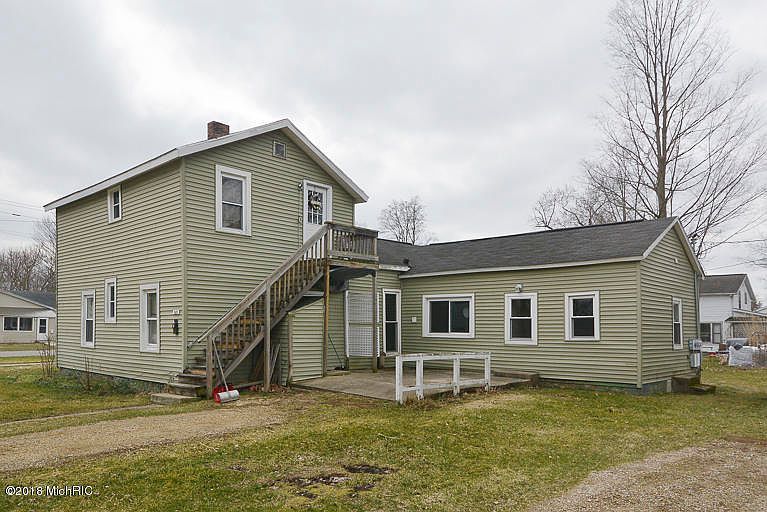 1st image of 325 Cedar St