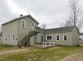 325 Cedar St, Paw Paw, MI 49079