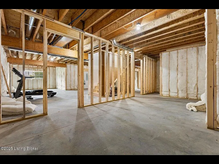 19 Clubhouse Ct — Photo 16