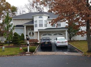 74 Ortley Ct, Matawan, NJ 07747