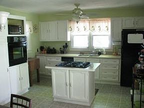 3rd image of 405 Crestmere St NE