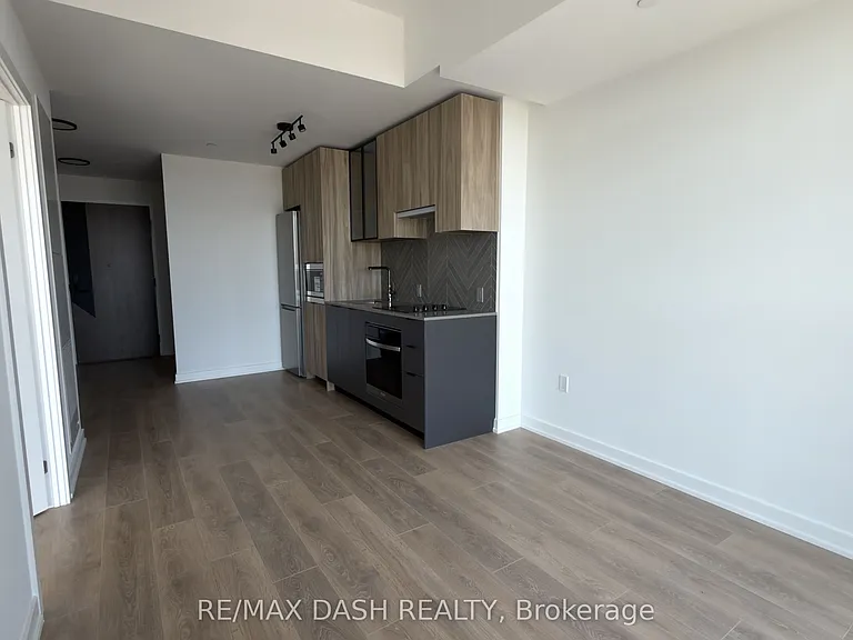 1037 The Queensway #507 — Photo 13