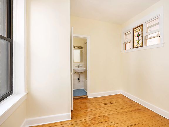 4th image of 255 W 98th St APT 4C