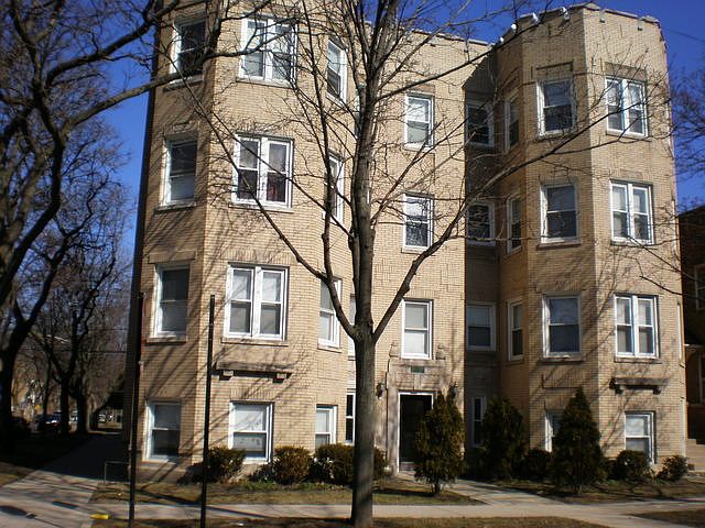 1st image of 2656 W Lunt Ave #G