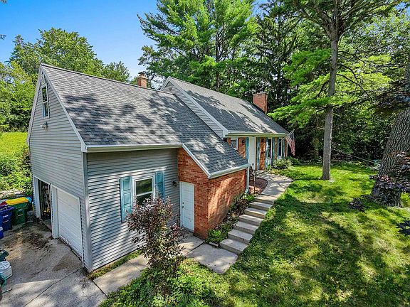 3rd image of 2859 Saint Ann Dr