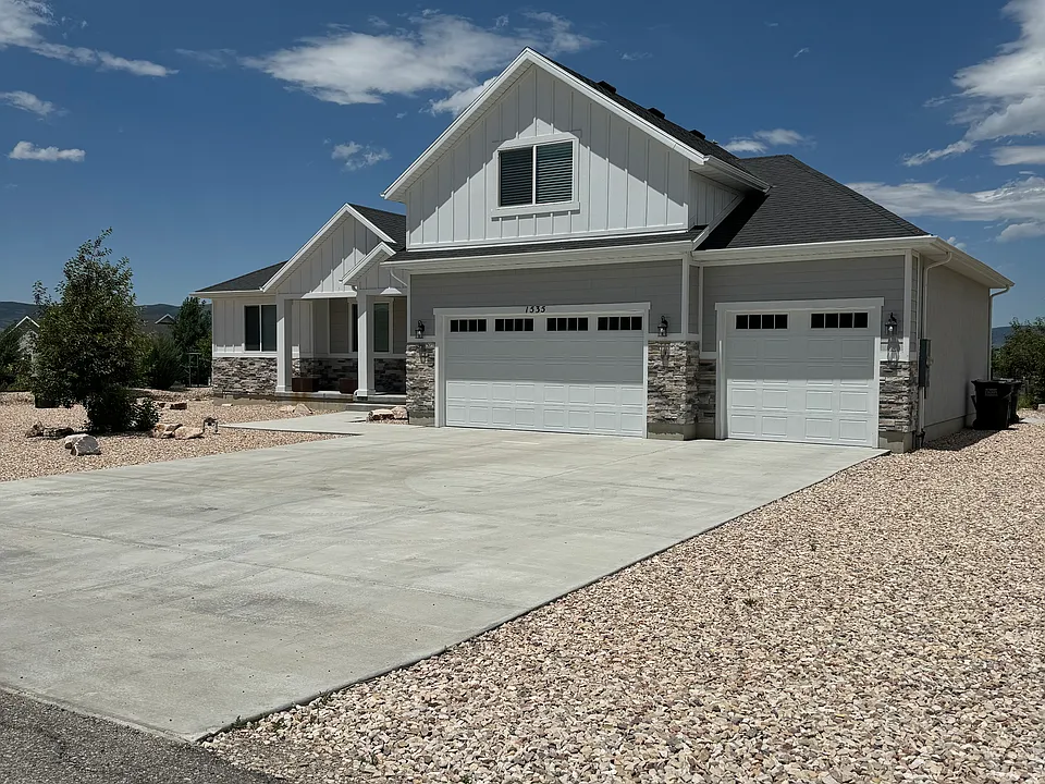 1535 Birch Way