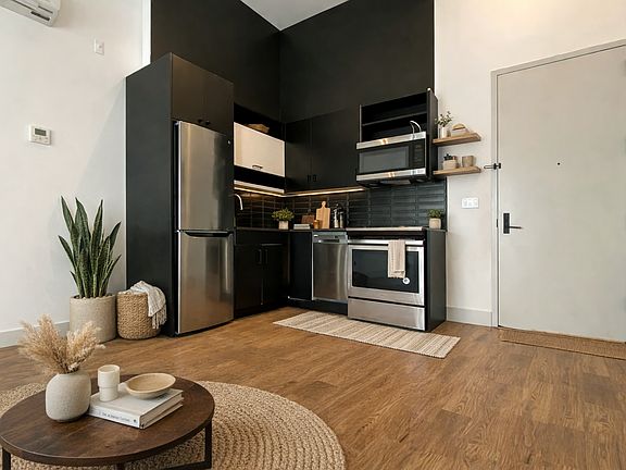 2nd image of 2746 Fulton St #1B