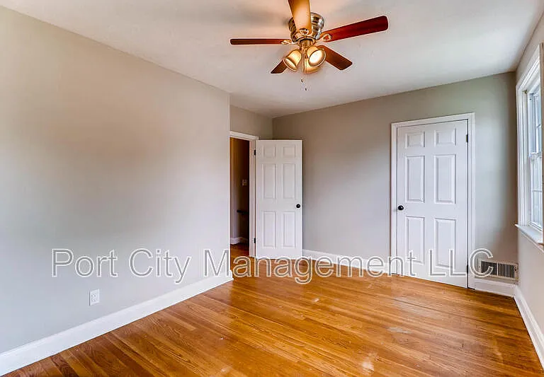 8617 Oak Rd — Photo 9