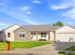 1050 Rose Petal Ct, Waynesville, OH 45068