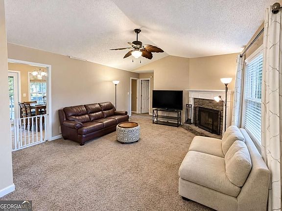 3rd image of 178 Pebblebrook Way