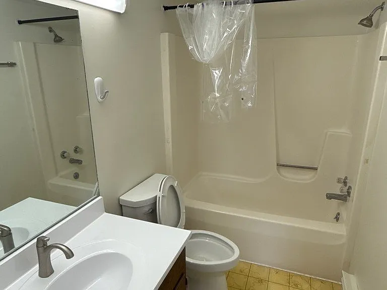 1628 Highlandon Ct #1628 — Photo 8