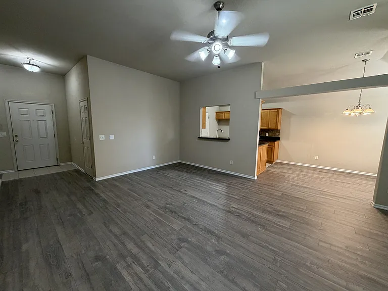 1214 Northern Hills Ln — Photo 8