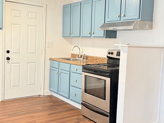 2nd image of 3307 Kraft Ave