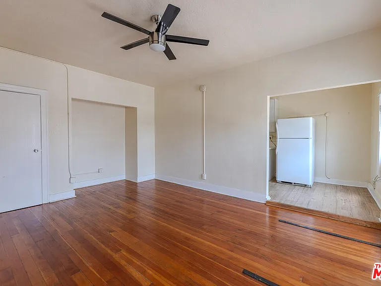 661 Shatto Pl #301 — Photo 2
