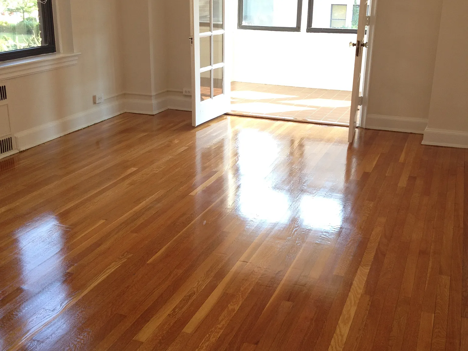 Ambassador Apartments — Photo 3