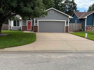 8609 W Westlawn Ct, Wichita, KS 67212