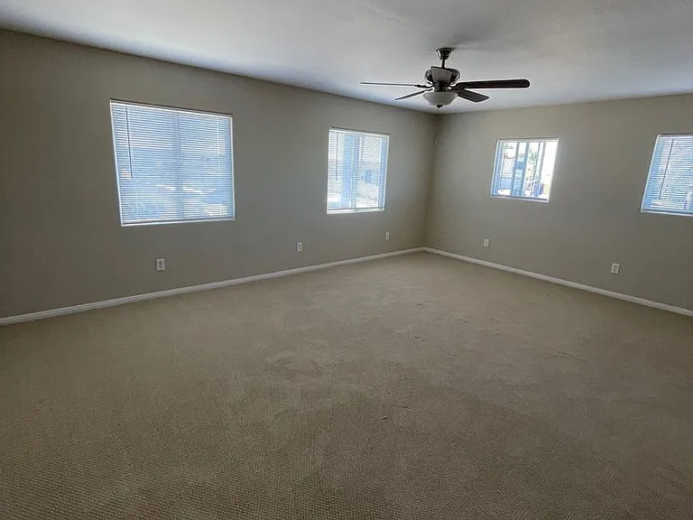 483 Quail Ct — Photo 32