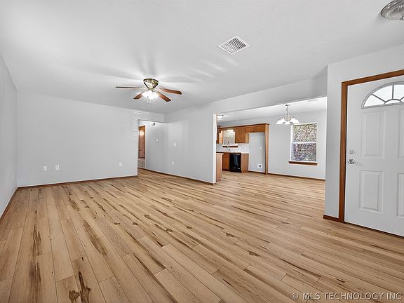 3rd image of 1811 Revard Ave