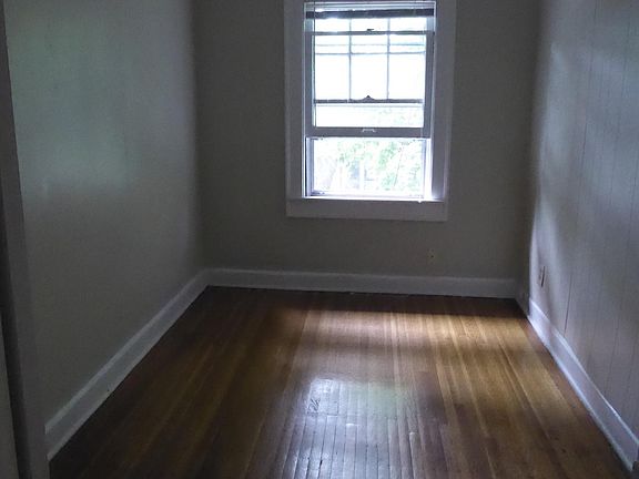3rd image of 1650 E Northgate St