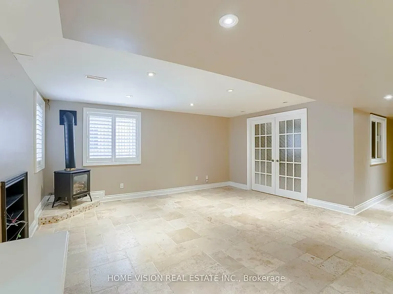24 E Sandbanks Dr #BASEMENT — Photo 13
