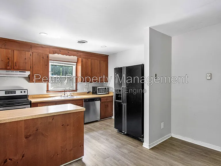 3801 Grizzard Dr — Photo 13