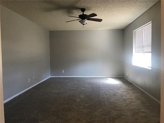 5th image of 4401 Mimosa Dr