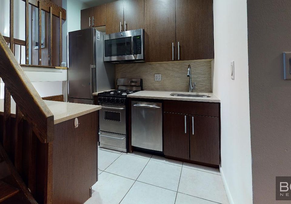 2nd image of 155 E 88th St APT 4d