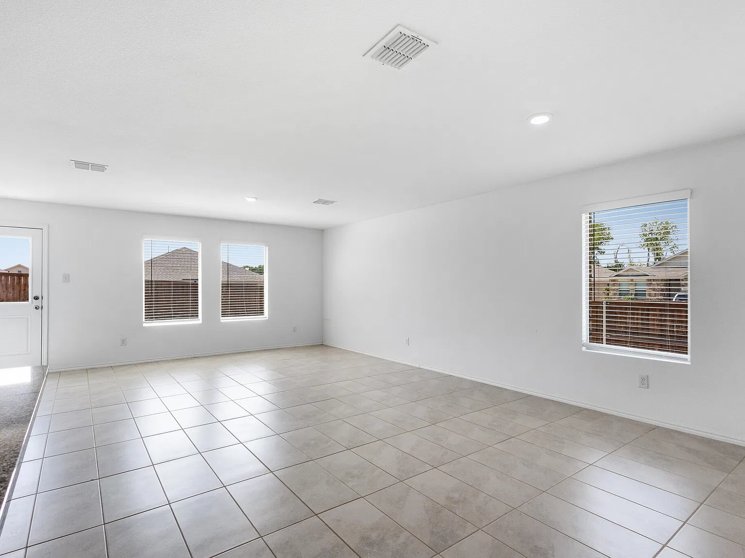 4 bed, 1723 sqft, $2,100 — Photo 1