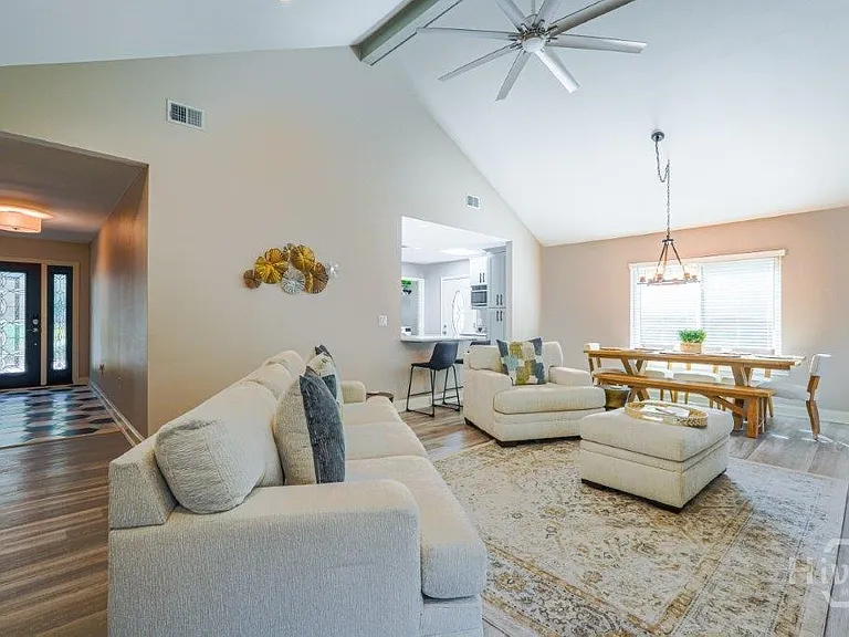 53 Village Green Cir — Photo 2