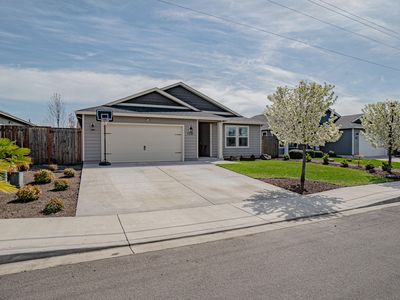 7590 27th St, White City, OR, 97503