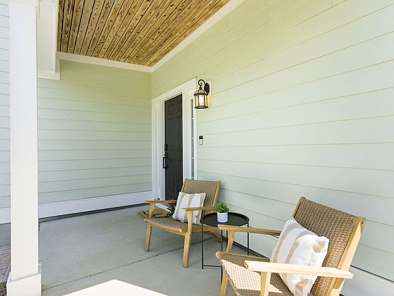 5th image of 1698 Sparkleberry Ln
