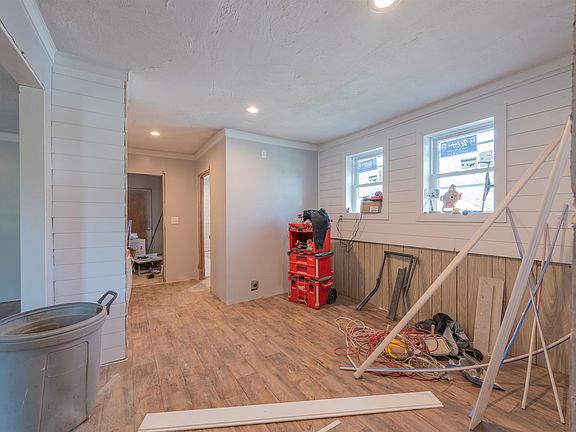 5th image of 105 1st St