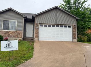 112 Lakeview Ct, Saint Robert, MO 65584