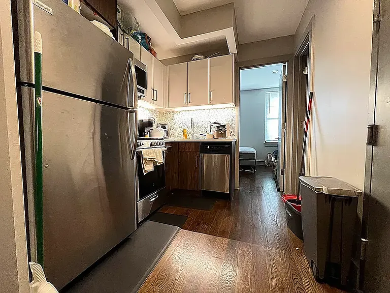 98 Meserole St #2L — Photo 3