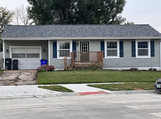 5511 Gordon Ave NW, Cedar Rapids, IA 52405