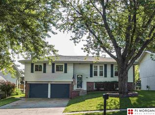 5067 S 106th St, Omaha, NE 68127