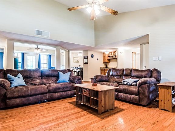 5th image of 2817 Hamlett Ln