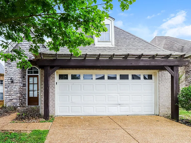 7575 Glen Creek Ln — Photo 1