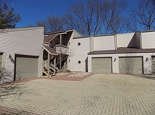 5630 N Withershin Pt, Peoria, IL 61615