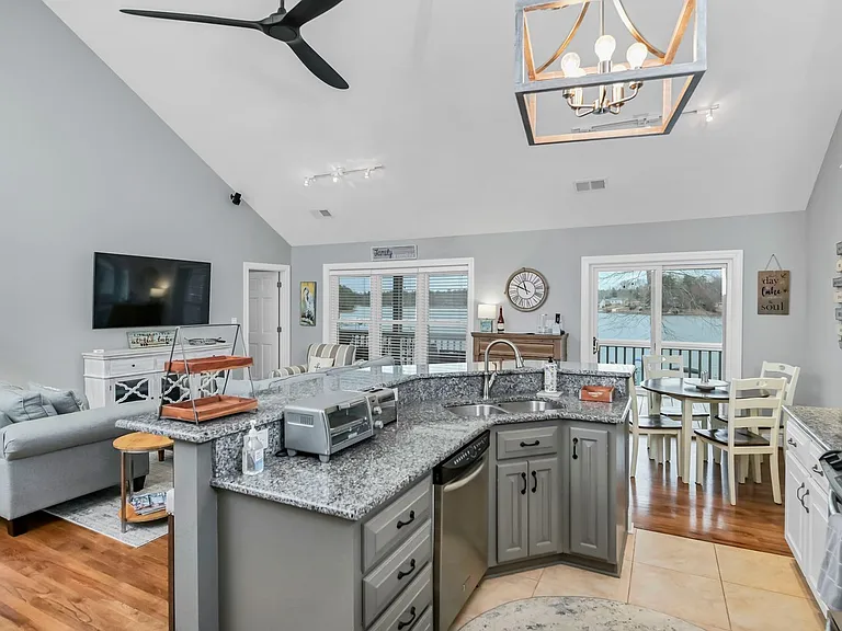 215 Mariners Pointe Rd — Photo 27