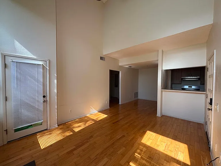 2050 San Marcos Dr SE #215 — Photo 4