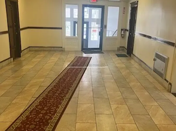 126 Warren St, Boston, MA