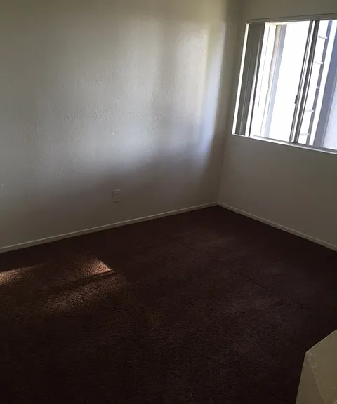 Santa Clarita — Photo 31
