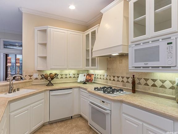 4th image of 4996 Taylor Way