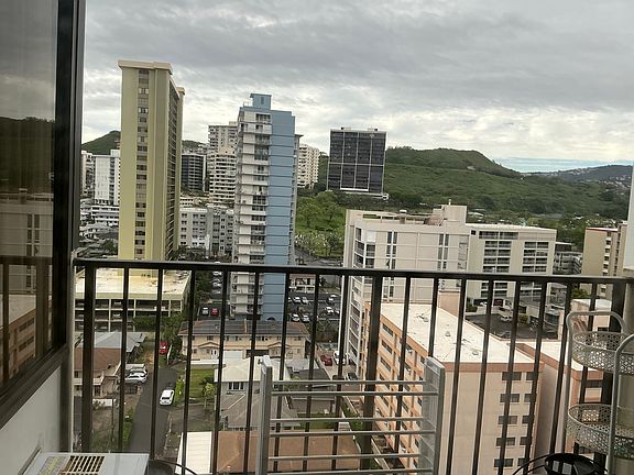 2nd image of 1571 Piikoi St APT 1571